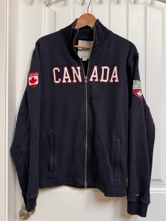 Roots Other - Roots Retro Black Full Zip Canada Patches Soft Jacket. Size L